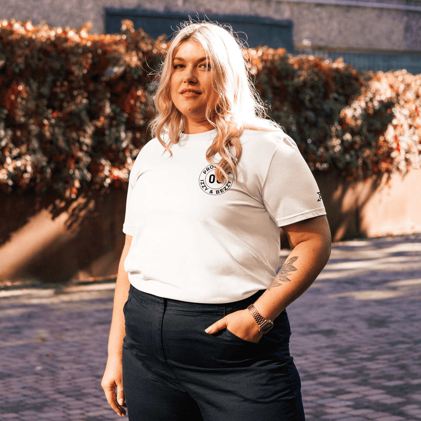 Prologue Tee - IZZY & BEZZY