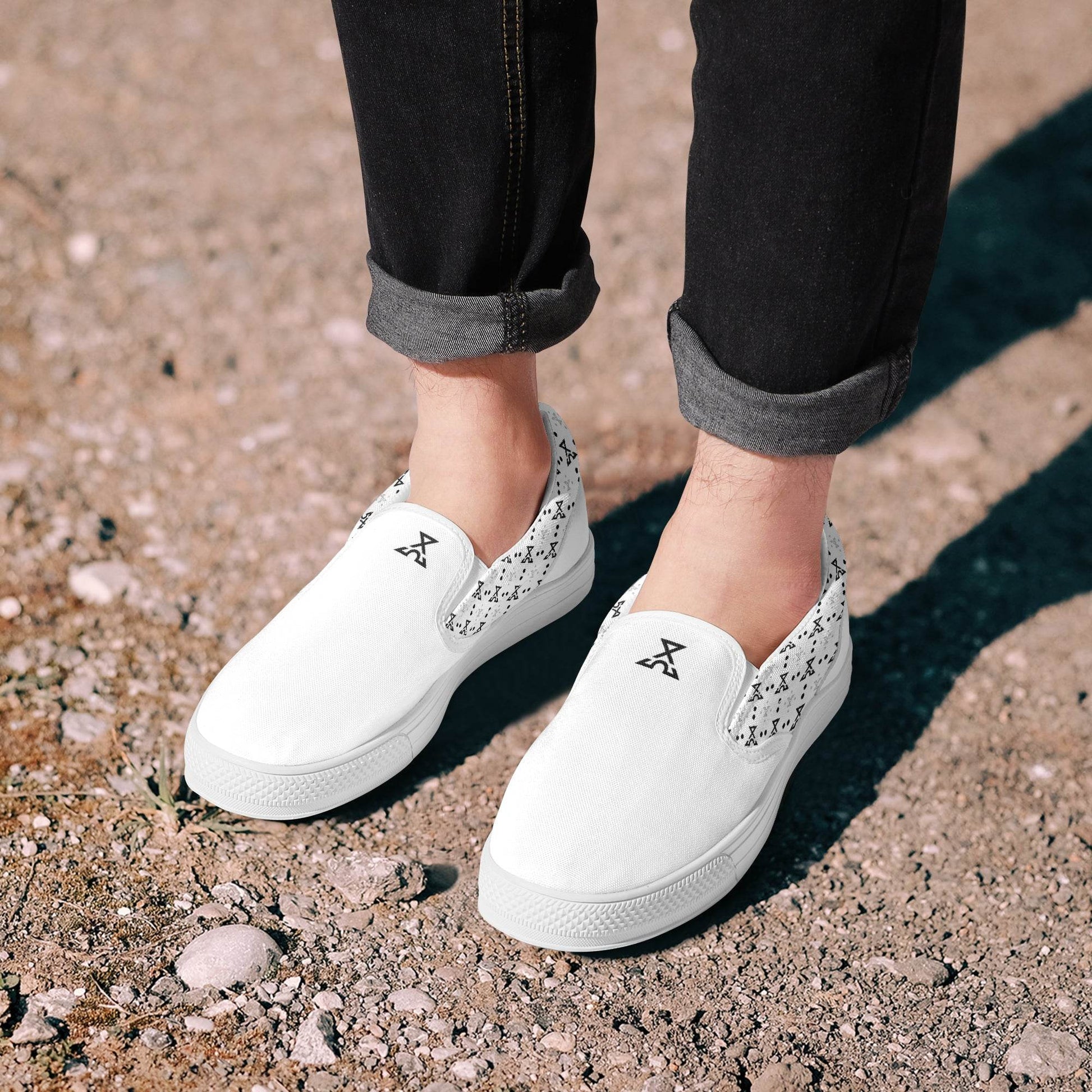 Echo Slip-On - IZZY & BEZZY