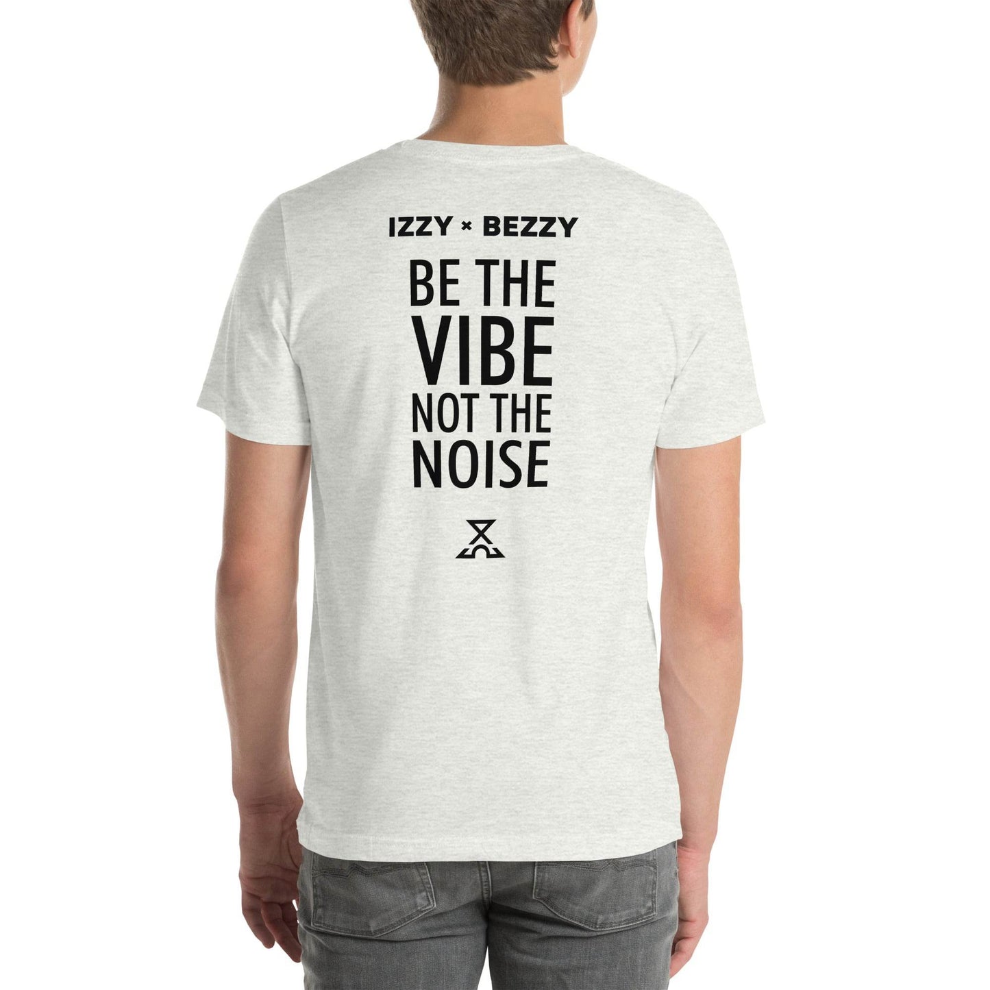 Echo Script Tee - IZZY & BEZZY
