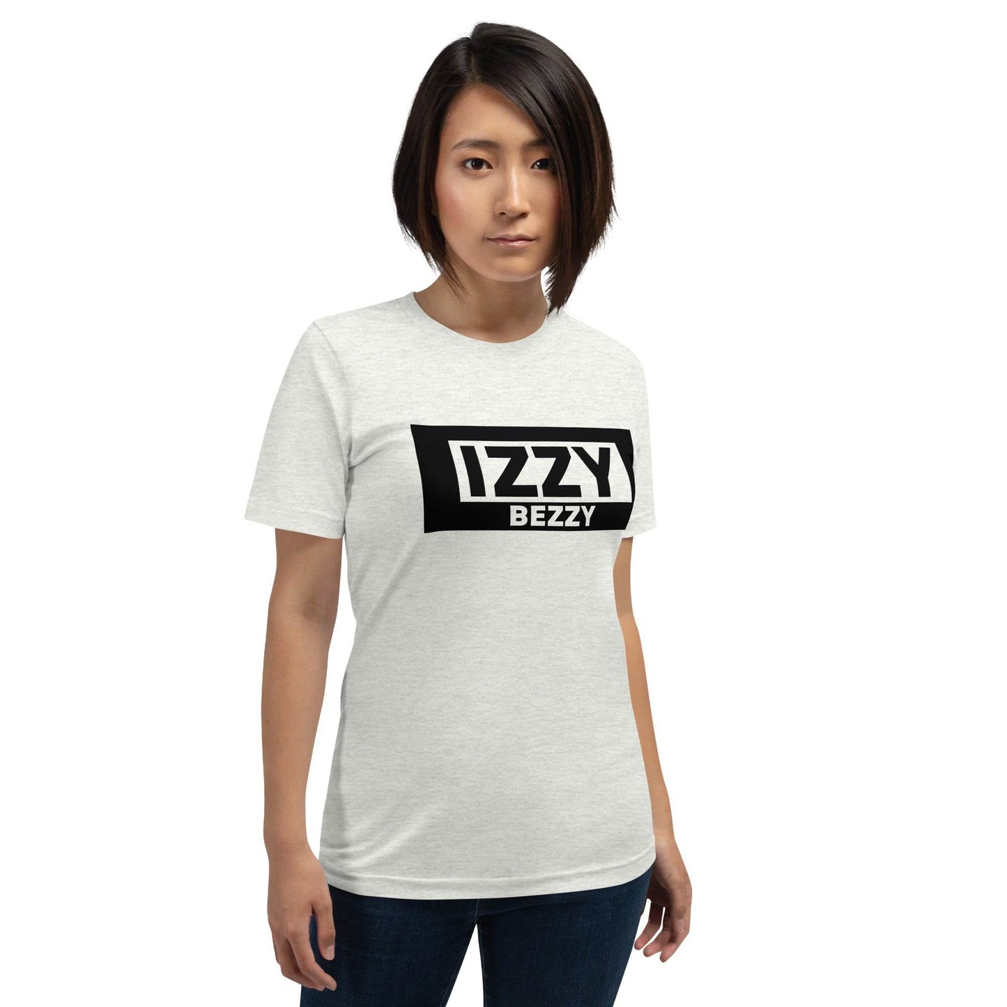 Echo Script Tee - IZZY & BEZZY