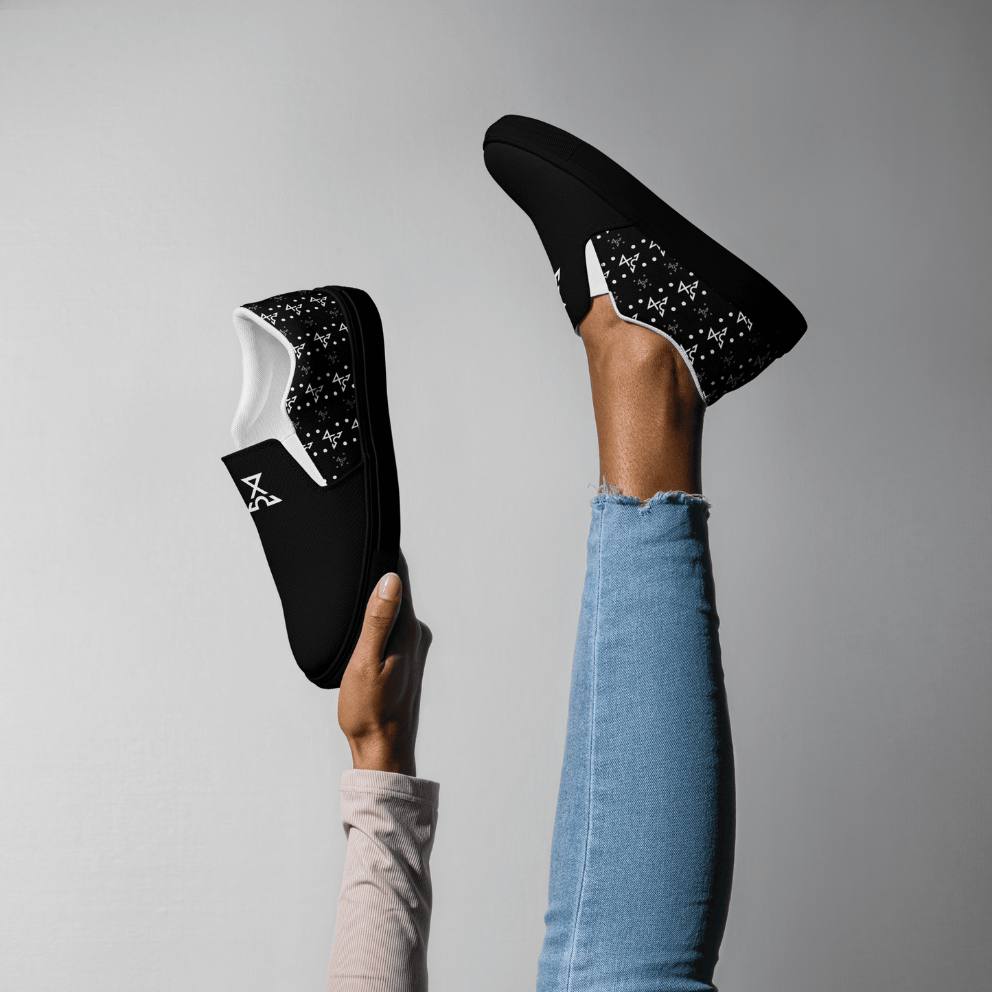 [WOMAN] Flow Slip-On - IZZY & BEZZY