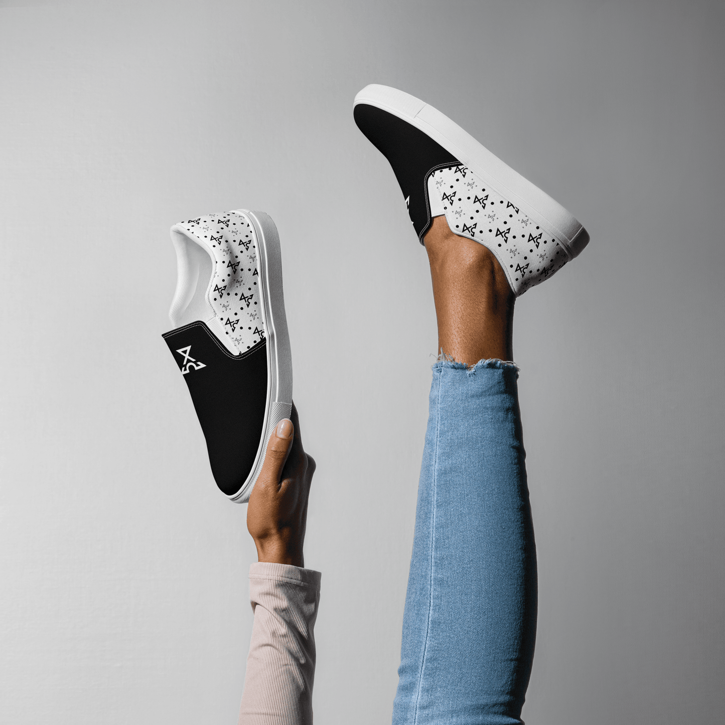 [WOMAN] Flow Slip-On - IZZY & BEZZY